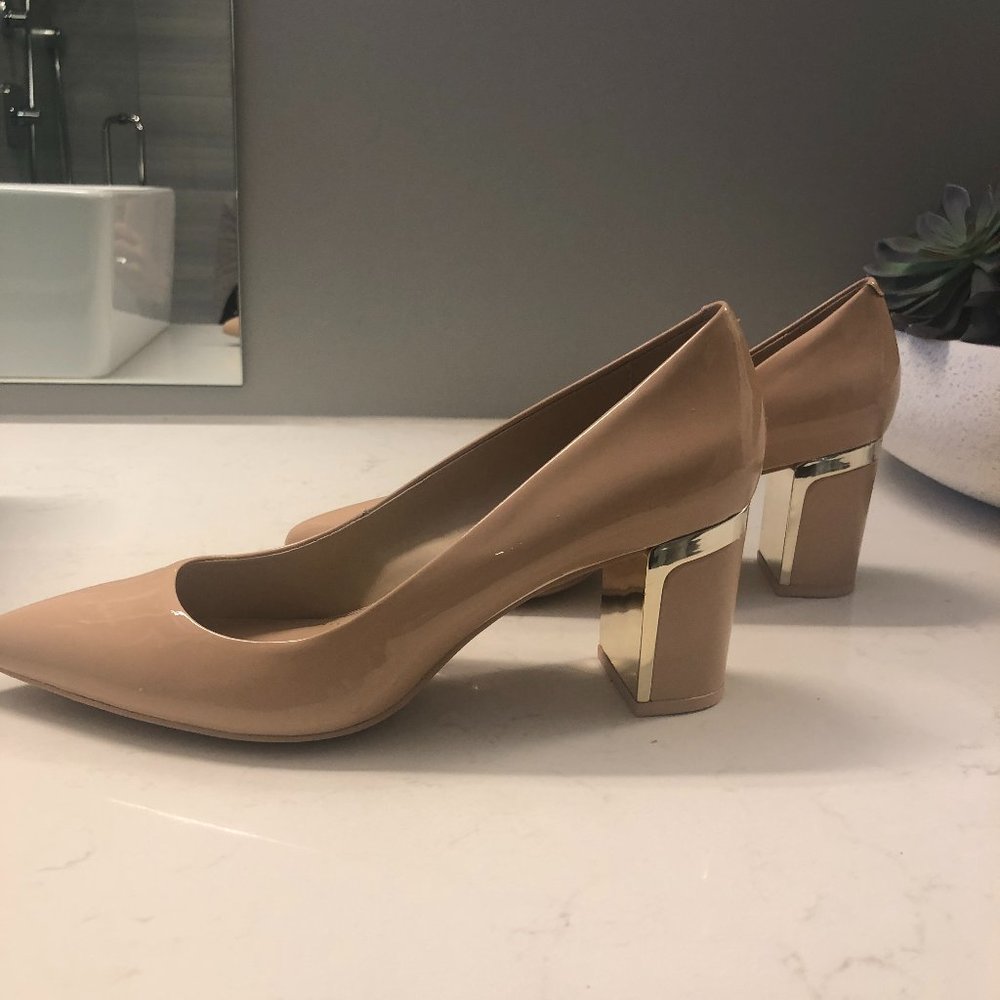 Brand New DKNY Patent Nude Leather Pumps 8.5